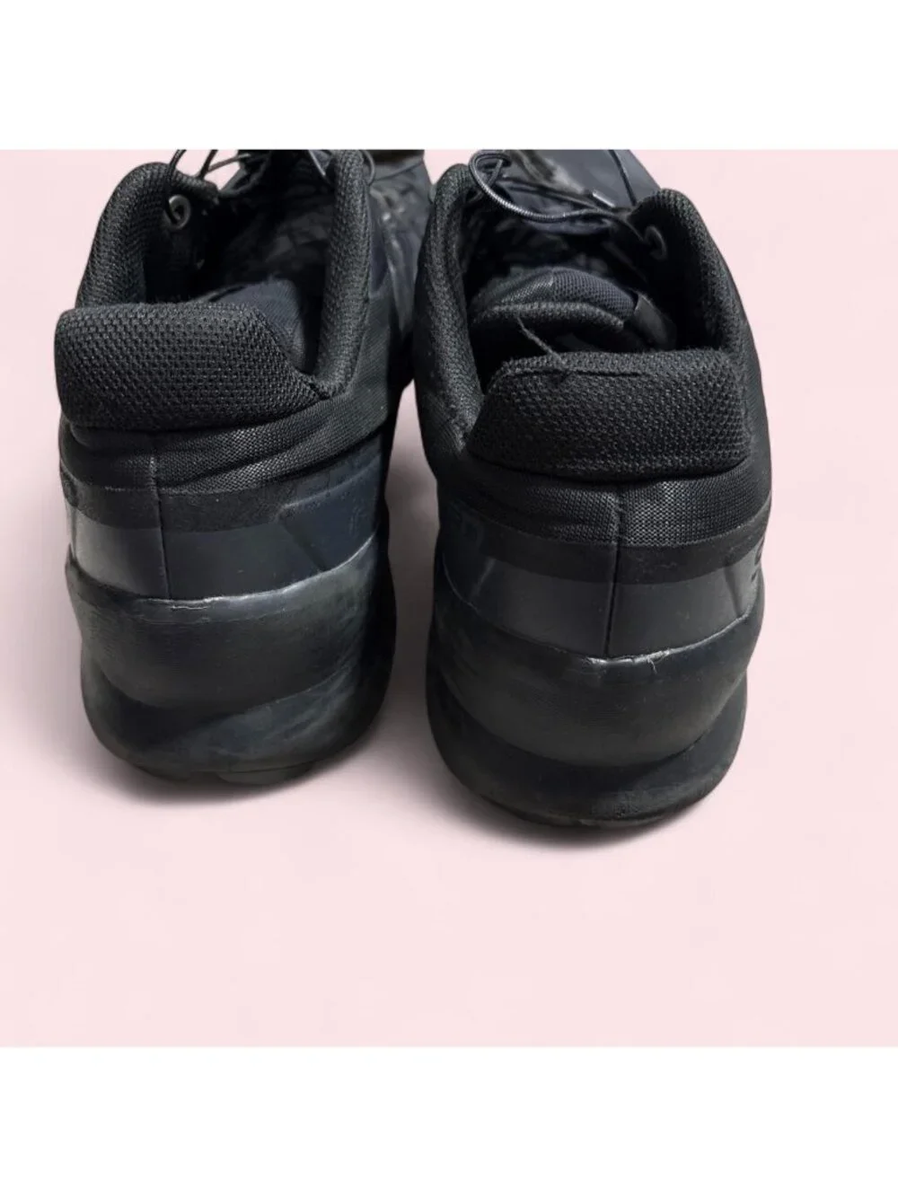Salomon black ortholite sneakers